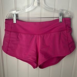 lululemon size 4 speed up low-rise lined short 2.5”